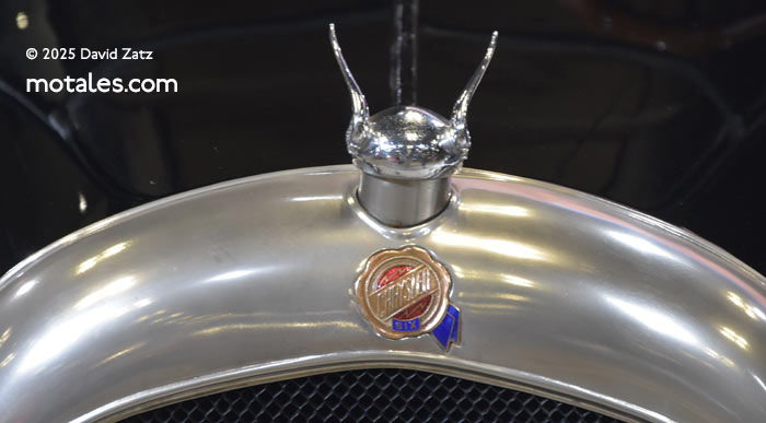 Winged radiator cap and company seal, 1924 Chrysler B-70