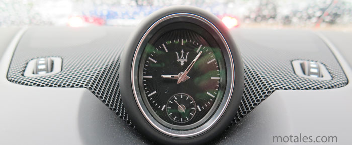 Maserati clock in Levante crossover