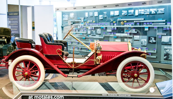 1909 Hudson Roadster at Chrysler museum